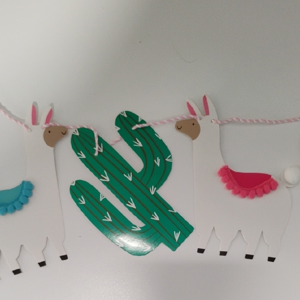 🦙 + 🌵 garland.